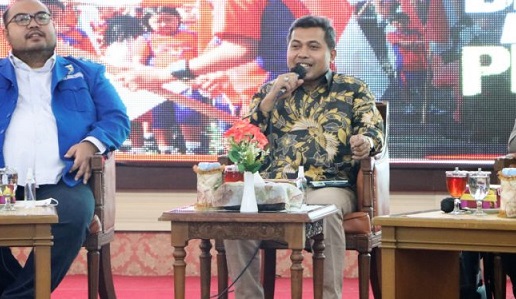 Wakil Ketua DPRD Ferry Wawan Cahyono memberikan wejangan para muda-muda saat menjadi narasumber dalam acara memperingati Harlah Pancasila 1 Juni di Gradhika Bakti Praja.