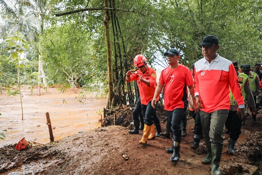 Relokasi Warga Korban Longsor Cibeunying, Ahmad Luthfi Perintahkan Bupati Cilacap Siapkan Lahan 3,5 Hektare